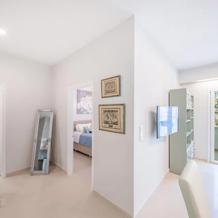 Frises Corfu Town Апартаменты