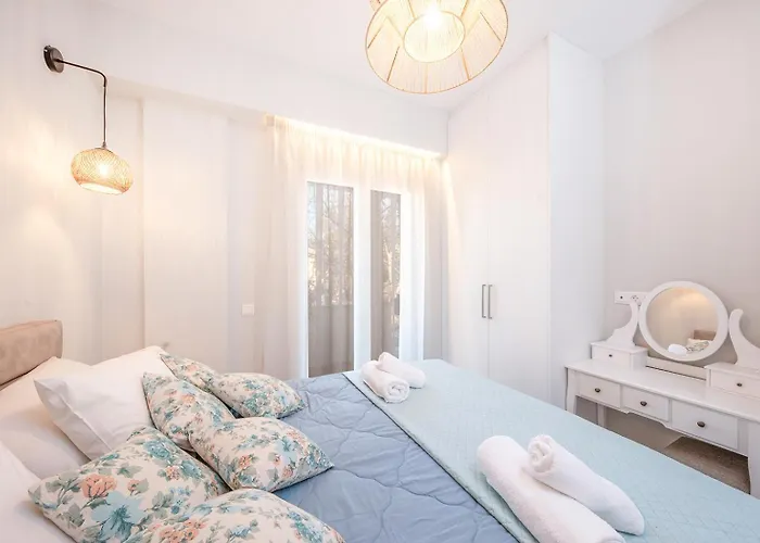 Frises Corfu Town Апартаменты *